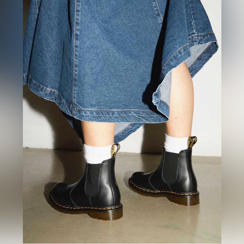 Dr. Martens 2976 Smooth Leather Chelsea Boots In Black Size L9 / M8 (EUR 41)